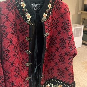 Icelandic wool sweater coat !! Very good condition! Great details!